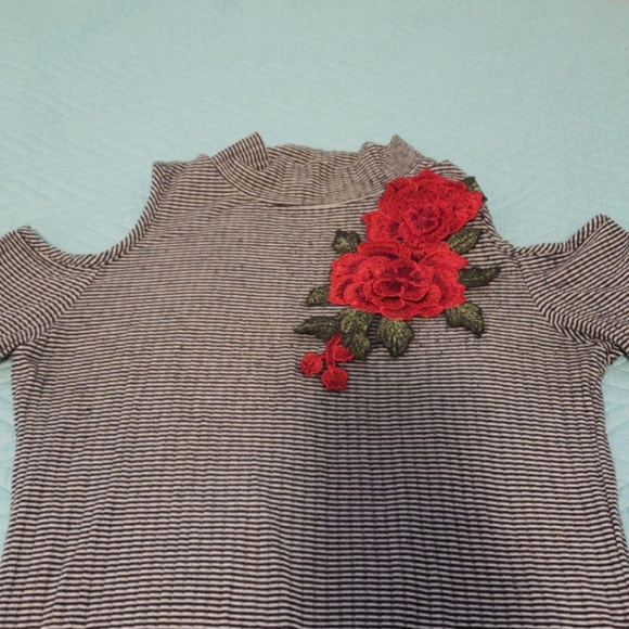 Shirt - Picture 2 of 4